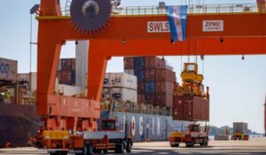 Un acuerdo reactivó los puertos tras el paro
