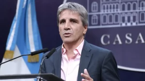 Caputo la inflación “va a seguir bajando”