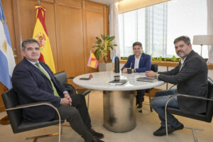 Kicillof recibió al embajador de España