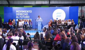 Kicillof  destacó el rol de las mujeres en la oposición