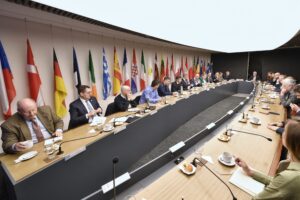 Kicillof se reunió con embajadores de la UE