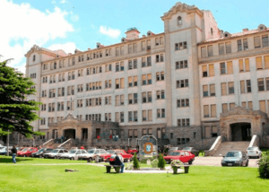 El Hospital Alende quedó sin camas disponibles