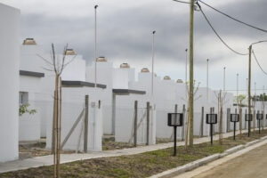 Kicillof entregó 64 viviendas en San Vicente