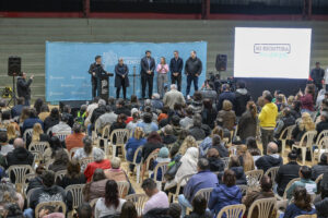 Kicillof entregó 370 escrituras gratuitas en 9 de Julio